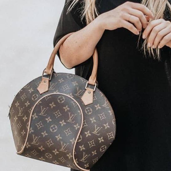 Louis Vuitton Handbags - 💎✨ AUTHENTIC✨💎 Louis Vuitton ELLIPSE Hand Bag